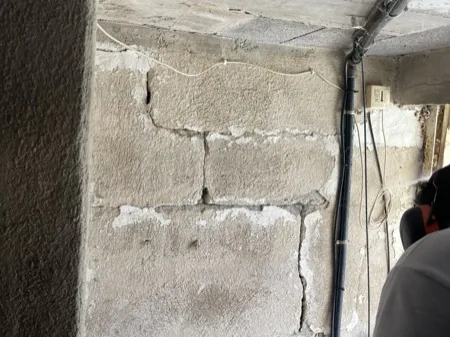 Dégagement et reprise des fondations, chantier 7, réalisation antérieure du dirigeant